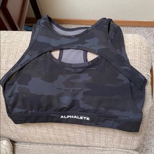 Alphalete Keyhole Surface Bra